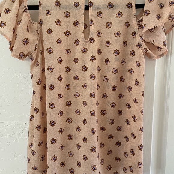 Xhileration Blush Cold Shoulder Top SM - Picture 4 of 4